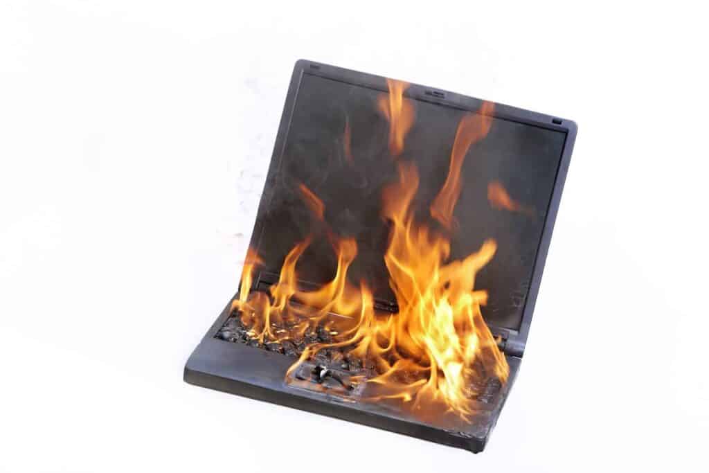 Θόρυβος στο laptop από τα ανεμιστηράκια, τι να κάνω;