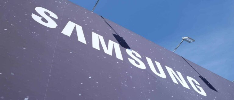 Τα κέρδη της Samsung μειώθηκαν στα μισά εξαιτίας των αργών πωλήσεων