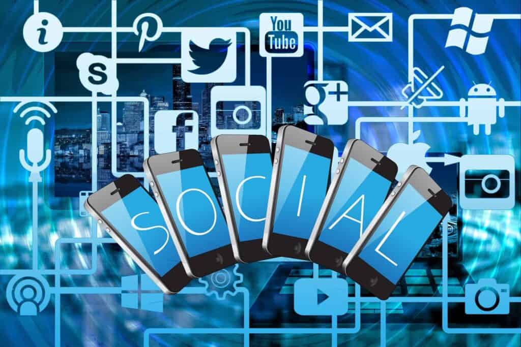 βγάζουν λεφτά τα social media