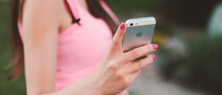 How to Πώς να ανακτήσεις τις επαφές σου στο iPhone (οδηγός)