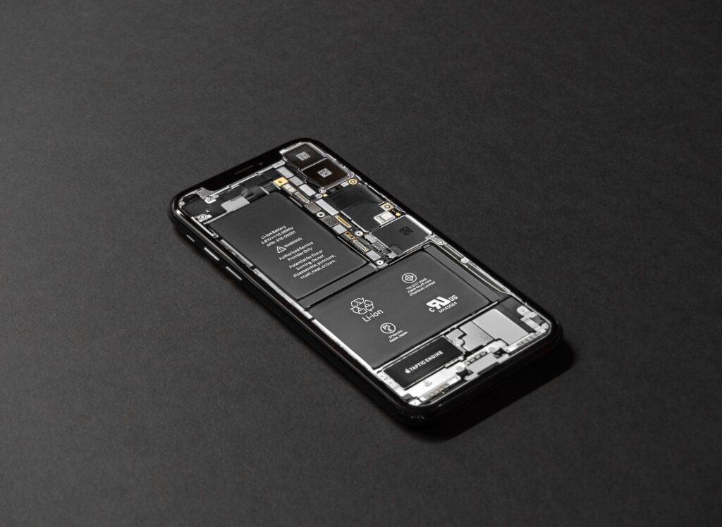 Μήνυση στην Apple Εκατομμύρια κάτοχοι iPhone κατά του αμερικανικού κολοσσού