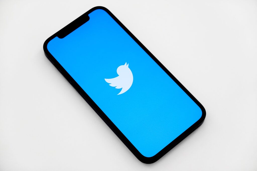 Τι είναι τα CoTweets που δοκιμάζει το Twitter;