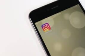 How to Κοινή δημοσίευση στο Instagram (φωτογραφία & βίντεο)